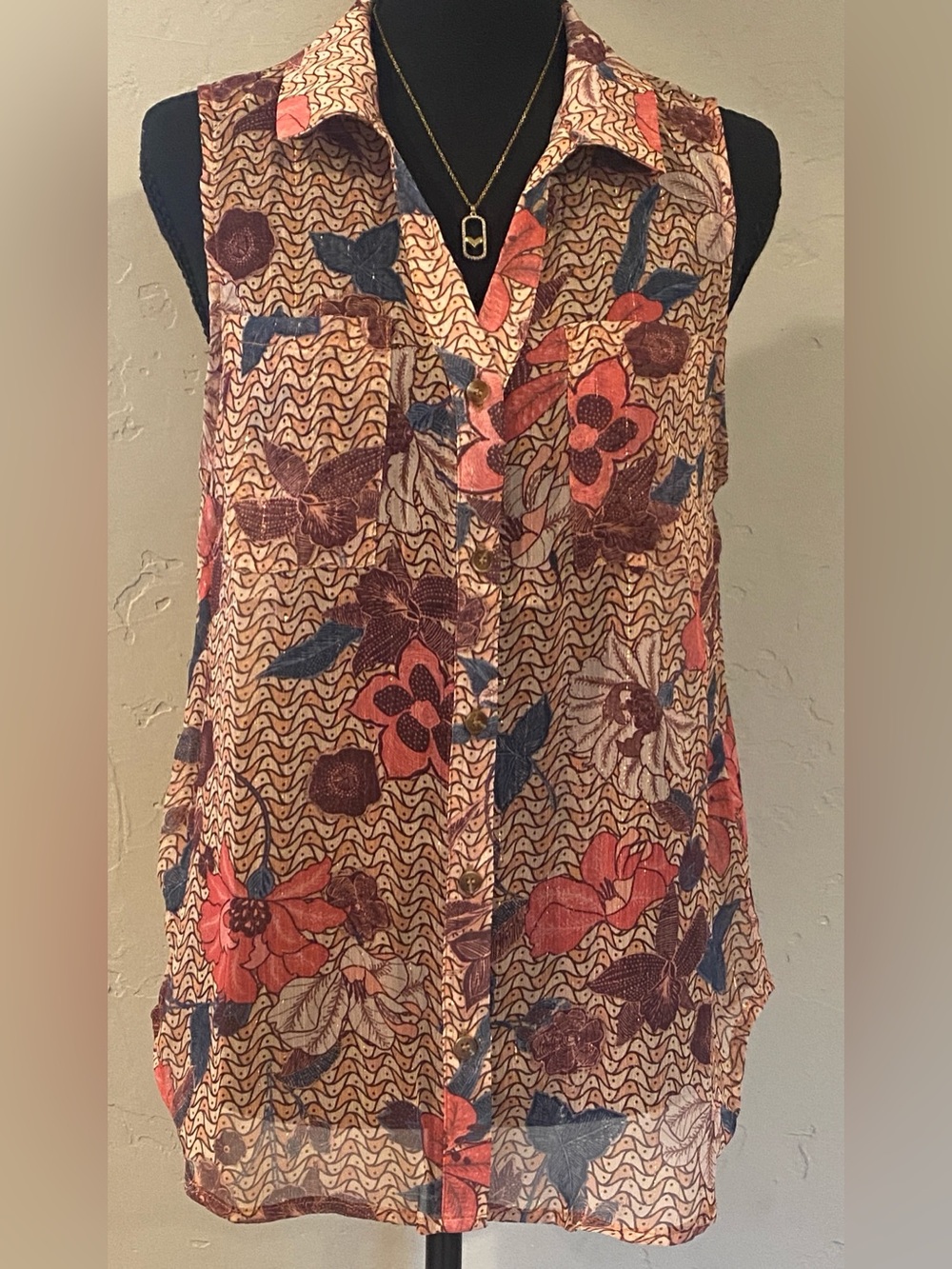 Mystree Floral Semi Sheer Sleeveless Button-Front Blouse. Necklace included